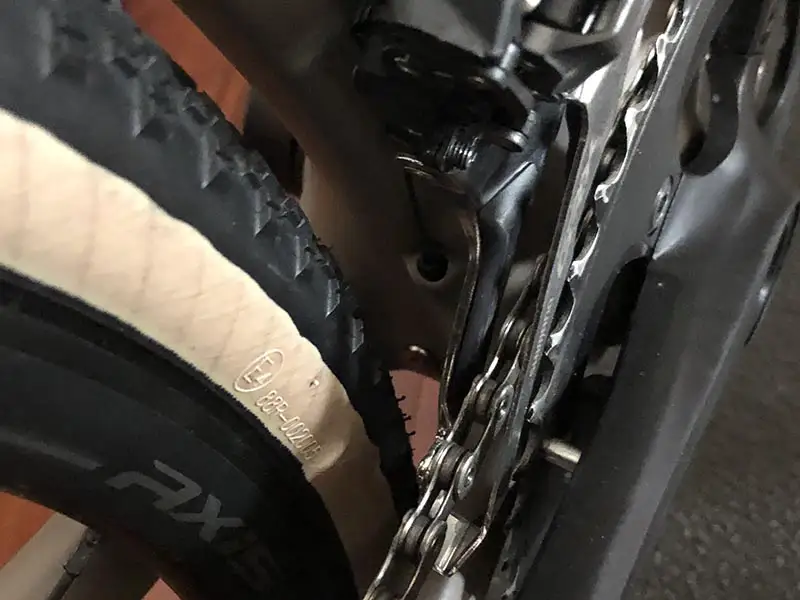 Image of a VeloPigs clean chain on their bike.